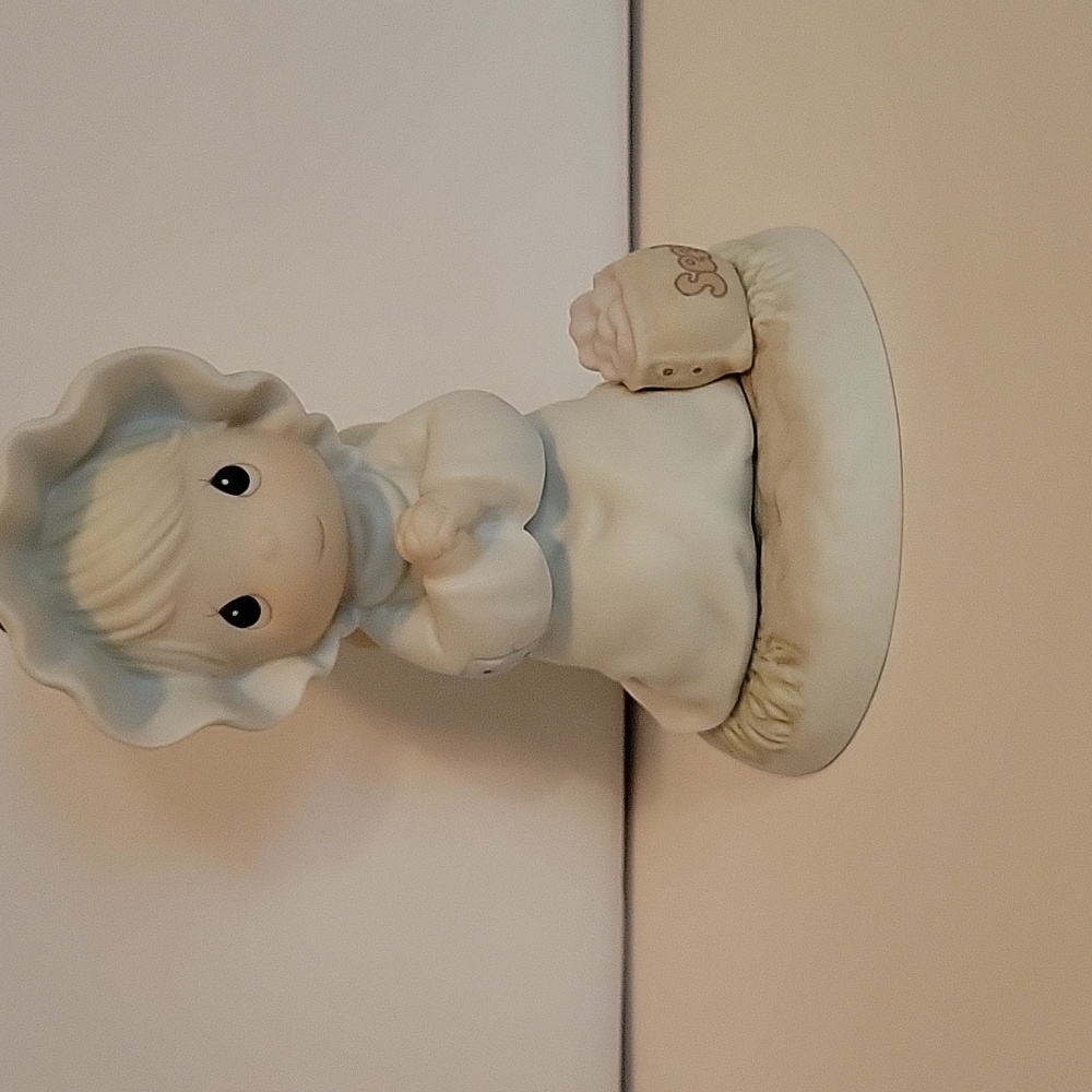 Precious Moments figurine "Sowing Seeds of Kindness"
